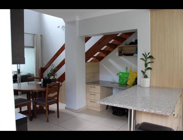 2 BEDROOM TOWNHOUSE FOR SALE IN BEDFORDVIEW